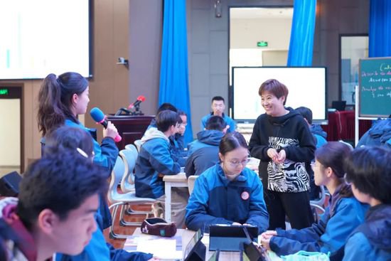 青浦区教学数字化转型展示研讨活动在青浦<em>高级</em>中学举行