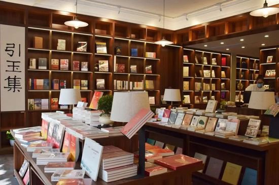 <em>虹口</em>两家书店，入选全国“年度最美”！