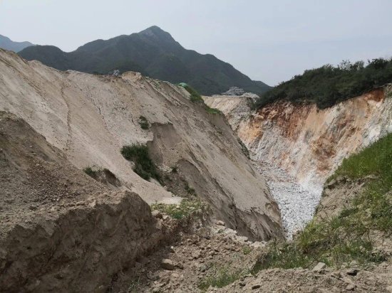 北京一<em>石材公司</em>无证开采毁林地被中央环保督察点名