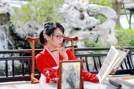 谱写中日文化交流传奇的中国女性---<em>唐曼</em>清