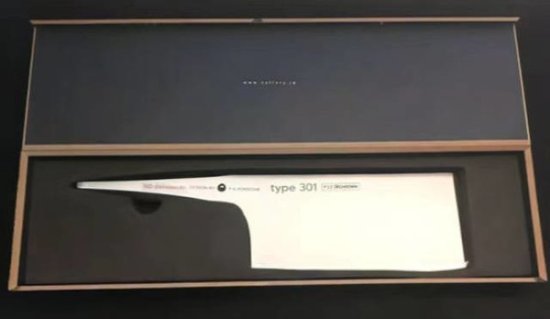 保时捷开始<em>卖</em>菜刀了 标价1700元：刀把造型怪异
