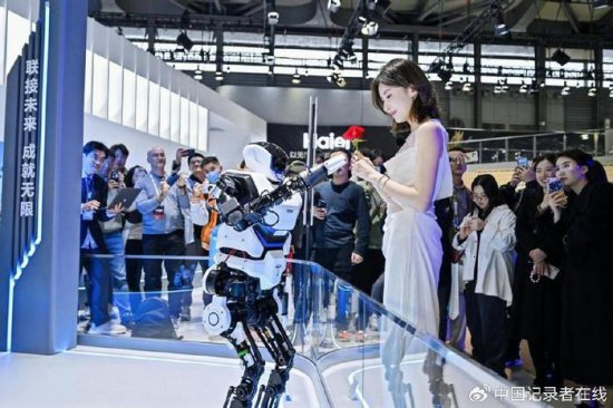 罗清启：海尔<em>机器人</em>是智慧家庭的“引信”，释放行业质变信号