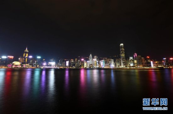 从<em>维多利亚</em>港到太平山顶——香港旅游风采依旧