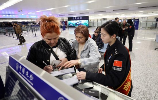 中国免签“朋友圈”再增欧洲6国 首批享受新政旅客已达杭州口岸