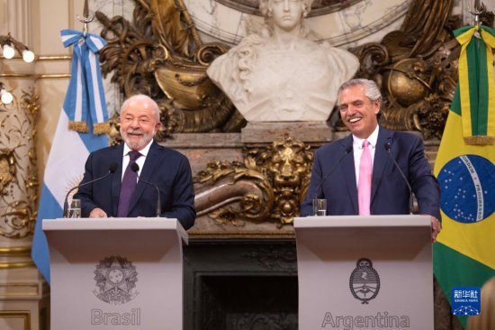 <em>阿根廷和</em>巴西总统呼吁推进区域一体化