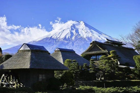 <em>太宰治</em>：从十国垭所见的富士山，高且景色好