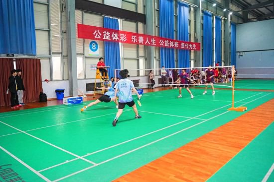 “奔跑吧·少年”重庆市青少年<em>羽毛球俱乐部</em>团体赛在江津举行