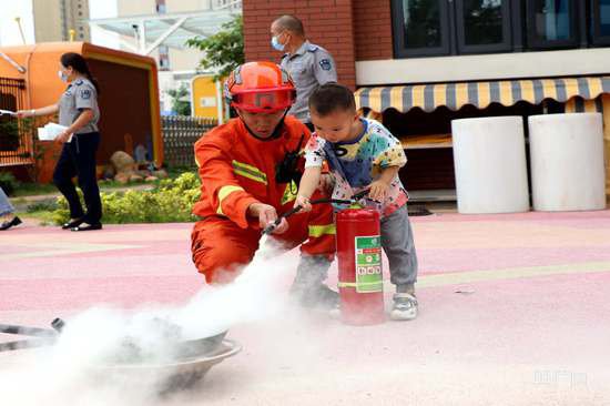厦门：消防疏散演练进校园 携手共筑防火安全网