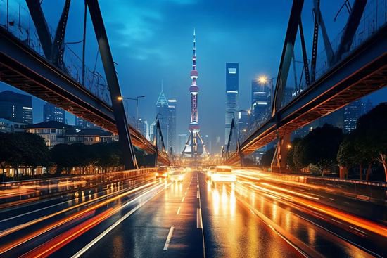 在《来日可追》中，上海如何以本分与忠厚的视角观察世界？