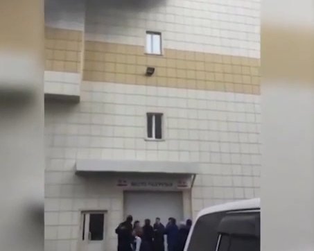 俄罗斯一购物中心火灾已致37人遇难 或<em>有人纵火</em>