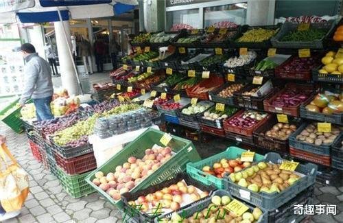 世界上最贵的水果，中国卖<em>十块钱</em>一斤，在国外能卖到4000多人民...