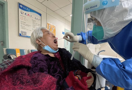 春节探访北京<em>医院</em>发热门诊！对这类病人，医生用红笔画个三角