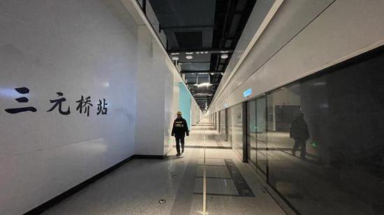 <em>北京</em>地铁建设全网工程今起陆续复工 “地下北三环”今年内开通