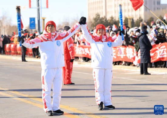 新华全媒+丨“十四冬”火炬传递活动在内蒙古呼伦贝尔市举行