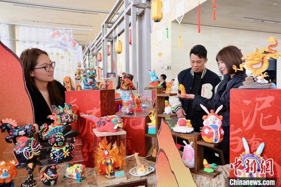 天津和平区校园美展首次走向社会公众 1600余件作品展示美育成果