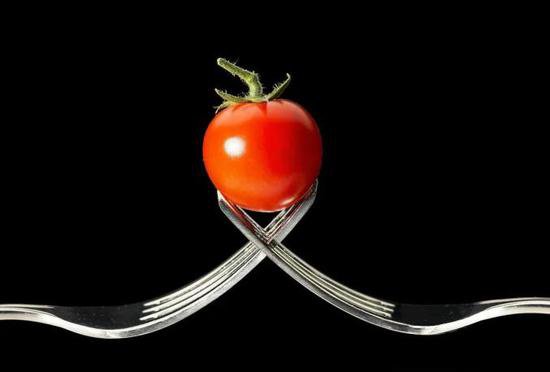 研究发现：每天<em>吃</em>1个西红柿，能降压防癌！但这两种西红柿，最好...