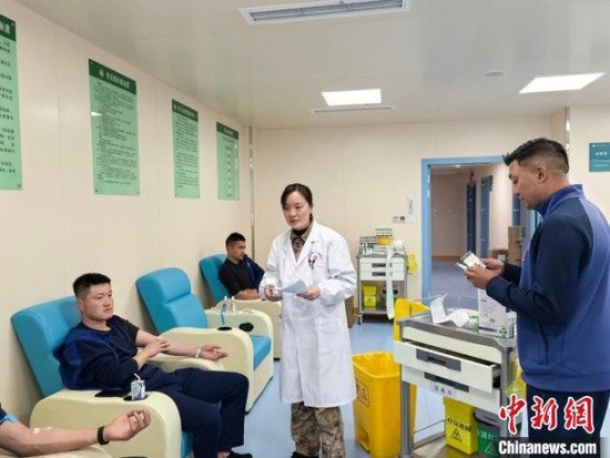 西藏林芝市森林消防支队勤务中队紧急献血救助失血患者