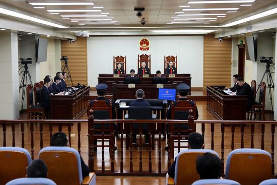 吉林省政协原副主席张晓霈受贿案一审开庭