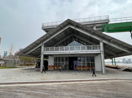 现场｜黄浦江边的老火车站，“变成”了星美术馆