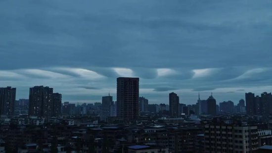 气象科普 | 乐山惊现巨型“飞碟云”！到底预示了什么？