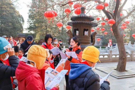 北京市属公园今日接待游客50万余人次，红色景点持续升温