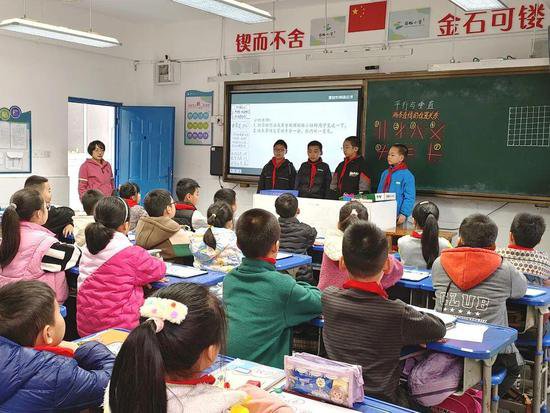 重庆科学城石板小学：投石问路 且研且行