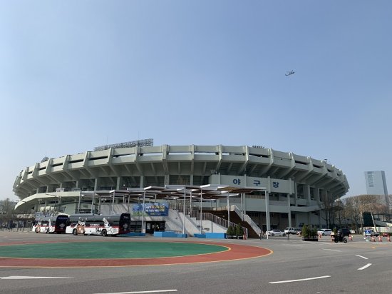 <em>韩国</em>疫情期间首个大型赛事回归 韩职业棒球联赛将于5月5日揭幕
