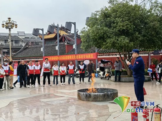 恭城志愿者参加消防安全演练共筑安全“防火墙”