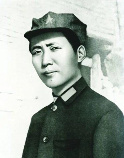 <em>红星照耀中国</em>：一张经典照片中的红军八角帽