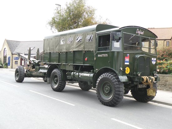 <em>英国二战</em>AEC“斗牛士”卡车，生产近一万辆的全地形多面手