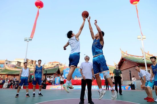 2024年南安市“霞溪杯”和美乡村<em>篮球赛</em>开幕