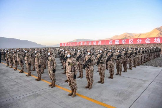 西藏军区官兵新年首训同步展开