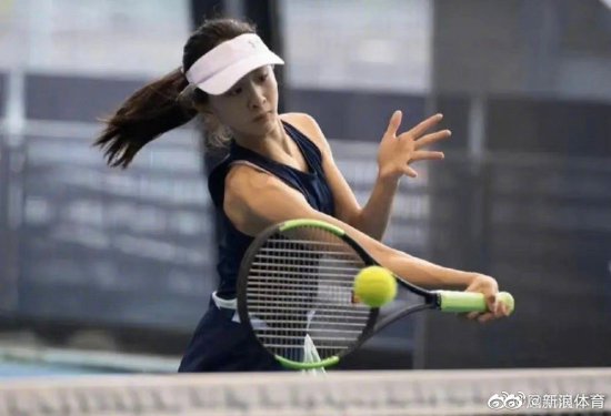 田亮女儿参加职业网球比赛