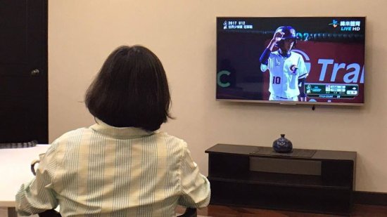 <em>台湾作家</em>：蔡英文穿长袖看球赛的凄凉照片让人同情