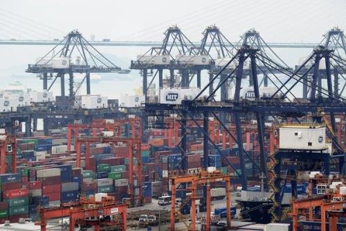 6月<em>香港整体</em>出口货值为3096亿港元 按年跌9%