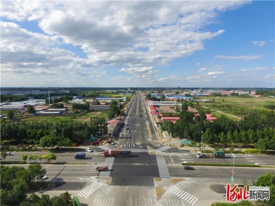 中国二十二冶路桥公司承建文安一期项目主线通车