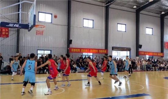 2024<em>信阳市平桥区</em>首届职工篮球联赛火热开赛