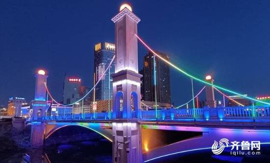 潍坊东风桥“亮”了 城市夜景更“靓”了