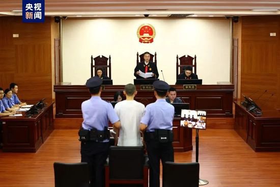 吴谢宇伏法：一个死刑案件背后的舆论反思 | 媒体札记
