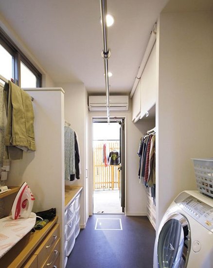 杂物别乱丢了！学日本空一个家政间，洗衣收纳一起好方便