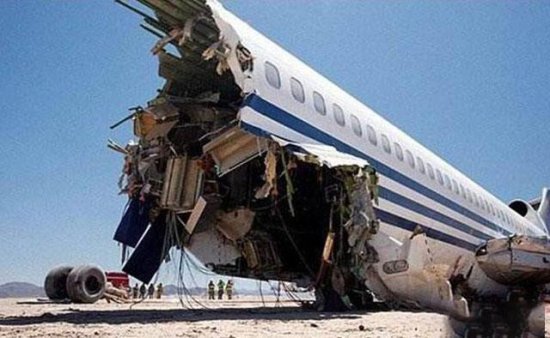 中国客机坠毁在日本，造成264人死亡，究竟是什么原因造成的？
