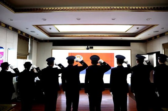 迪庆中院开展“中国人民警察节”庆祝活动