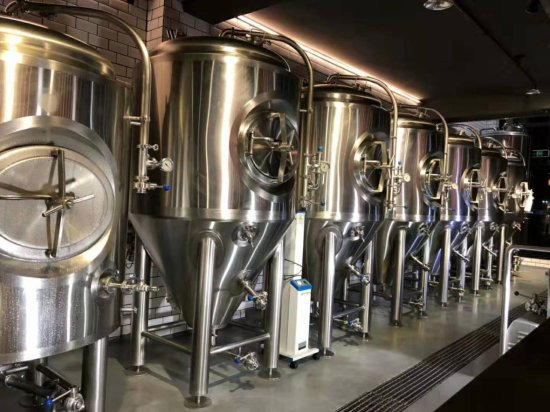 小型精酿啤酒设备<em> 多少钱一套</em> 生产啤酒设备的厂家
