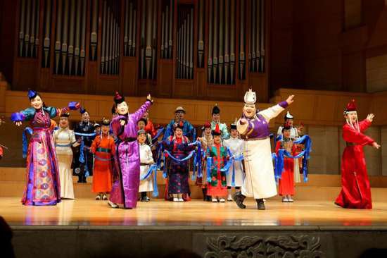 阿拉坦其其格与草原之声内蒙古长调演唱团音乐会举行