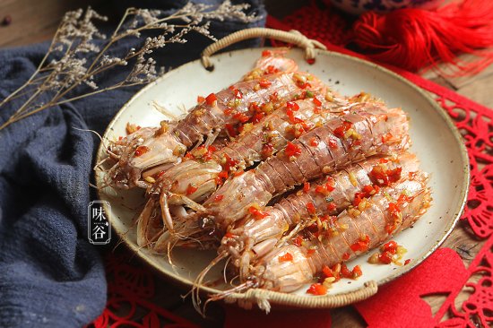 春节家宴，教你做椒盐皮皮虾，比蒸的好吃，酥脆可口，味道香...