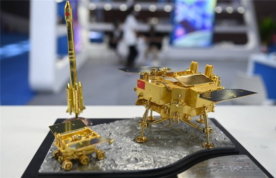 中国探月工程副总<em>设计师</em>：“嫦娥五号”年底前发射