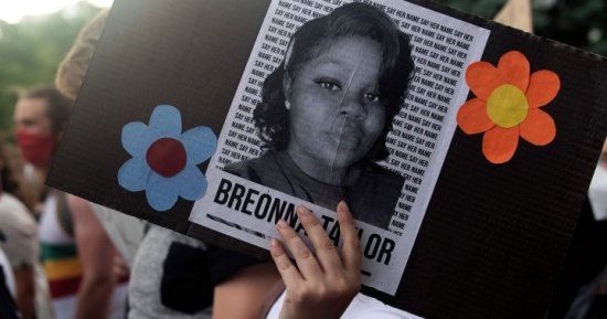 美国这市通过法案：以被警察枪杀黑人女子<em>命名</em>，禁止不敲门搜查