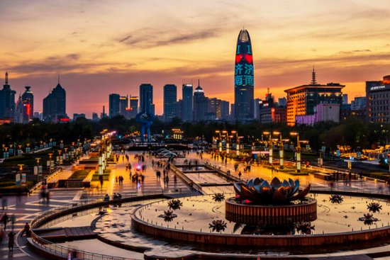 24座万亿级城市，重庆很难说是一线城市，人口成为郑州崛起的...