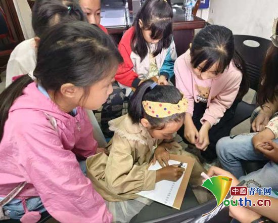 江南大学研支团开展暑期儿童趣味成长活动