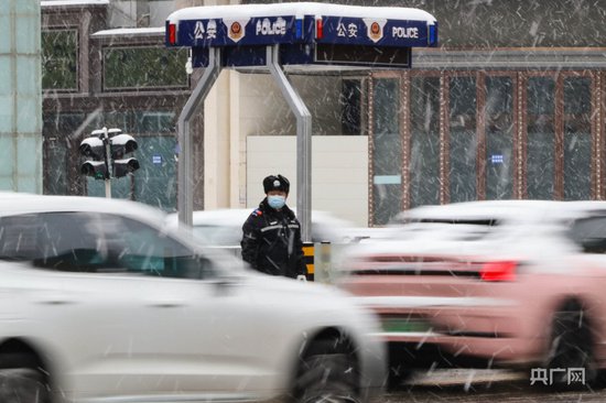 降雪来袭！<em>河北省公安厅</em>交警总队强化恶劣天气交通安全管理工作